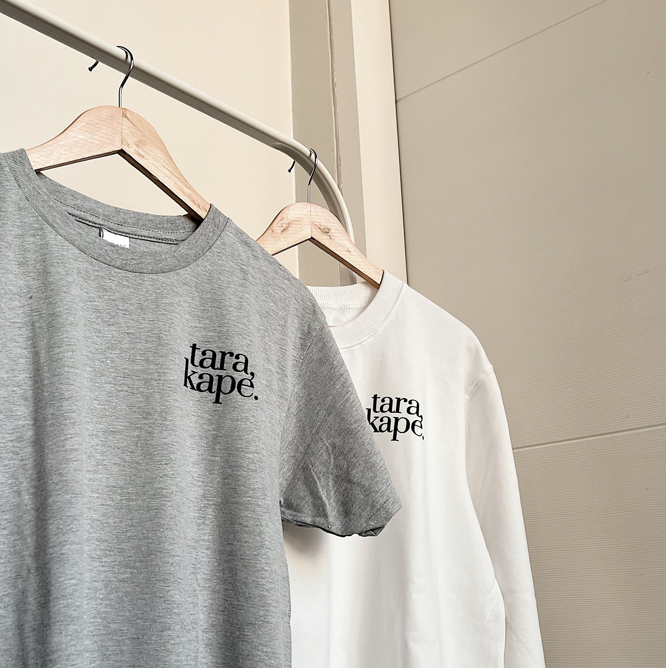 Tara, Kape. (Shirt)